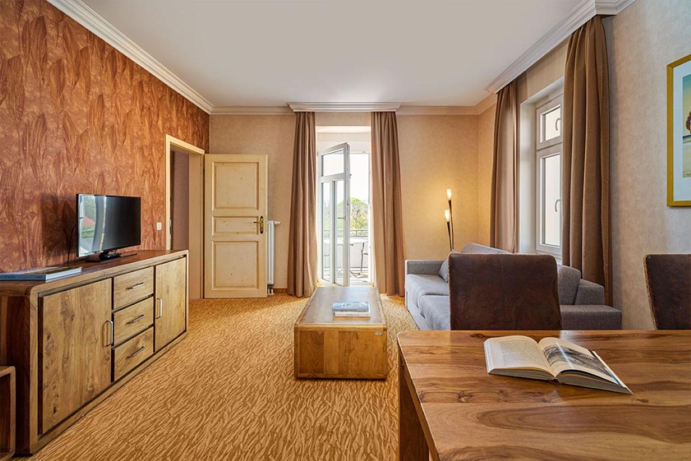 Junior Suite Land Side,1640368305:JPEG